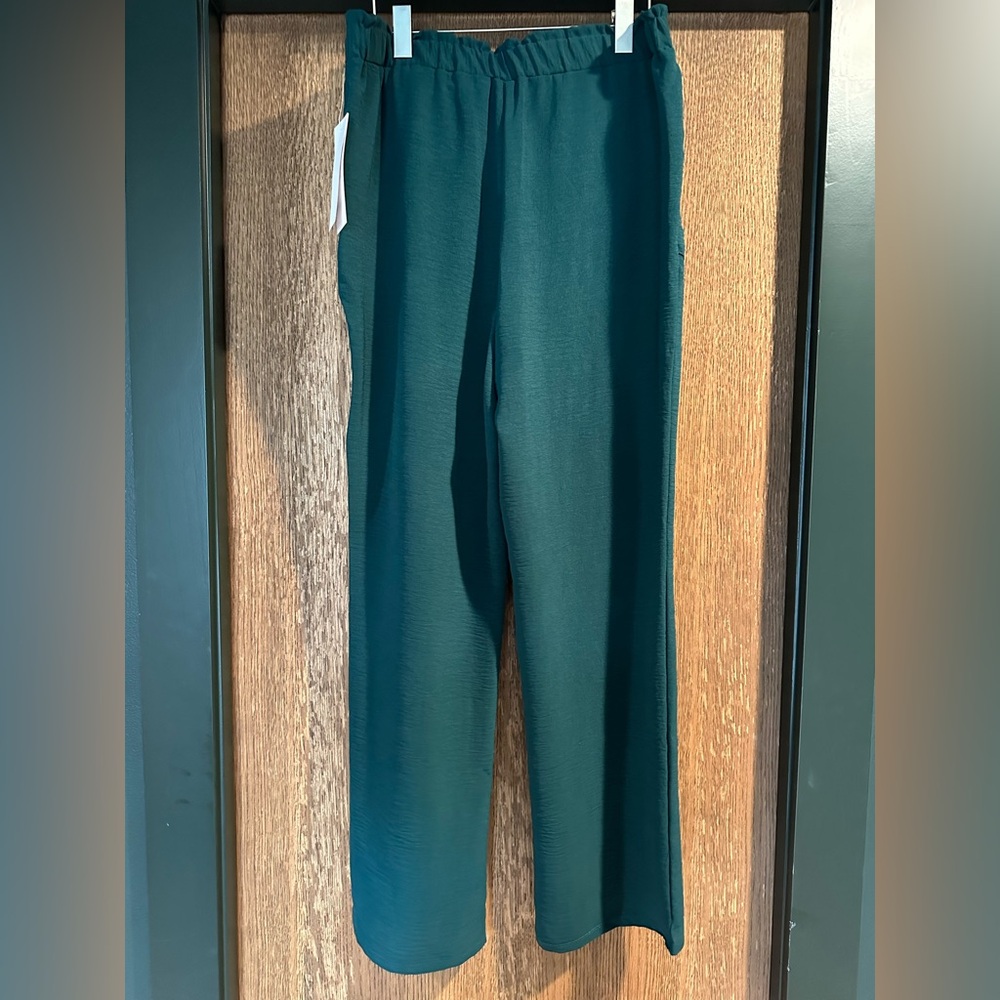 Chloe and Jasmine Crepe Pants Rain Forest Green size Large - Picture 2 of 5
